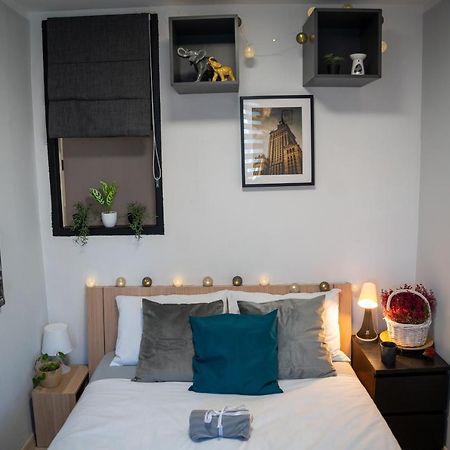 Metro Lux Home Apartment Варшава Экстерьер фото
