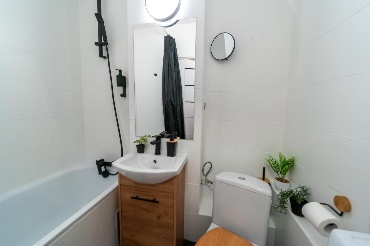 Metro Lux Home Apartment Варшава Экстерьер фото